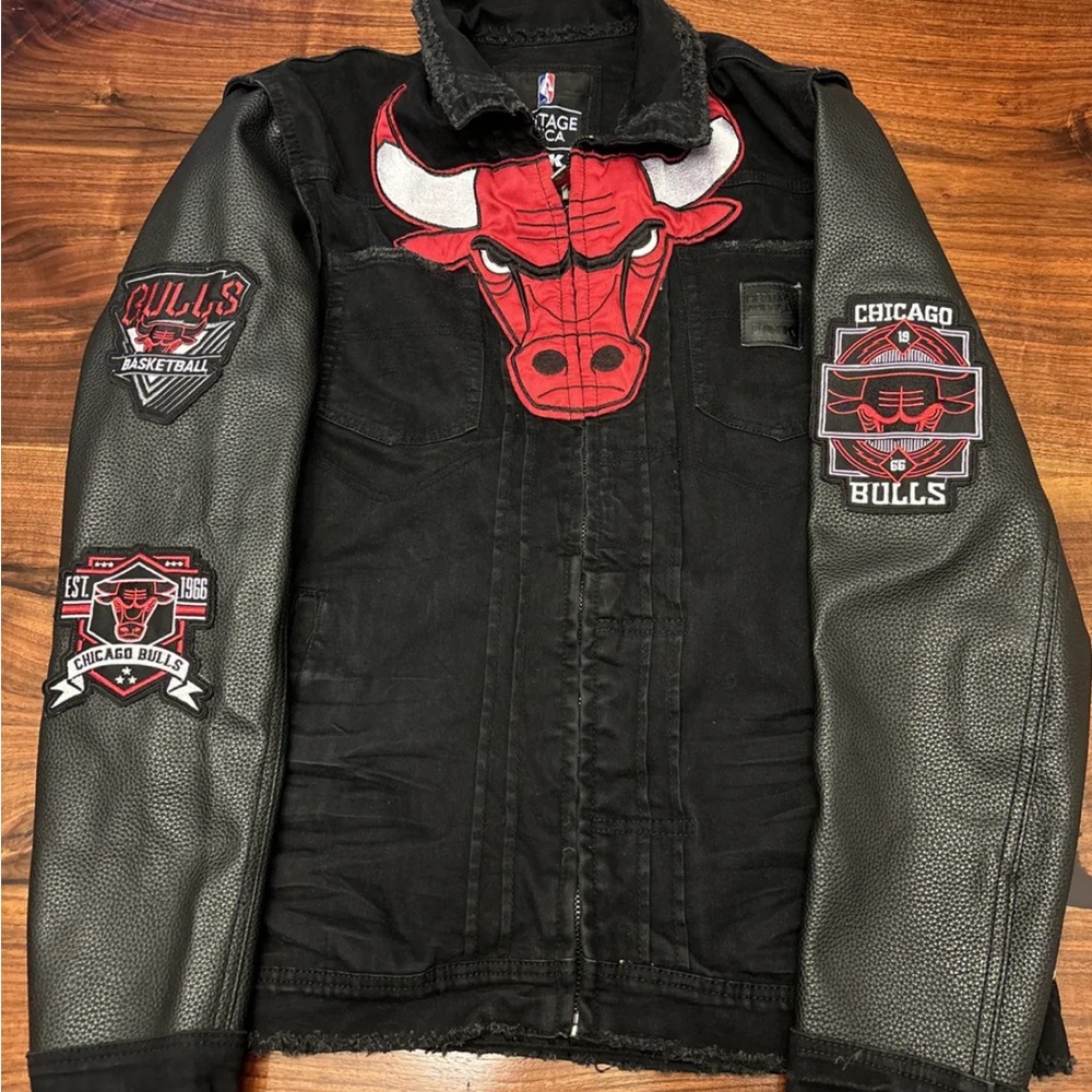 NBA heritage america chicago bull black jacket size XX-Large. NWOT